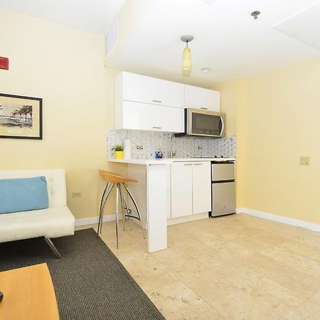 מיאמי ביץ' First Street Apartments מראה חיצוני תמונה